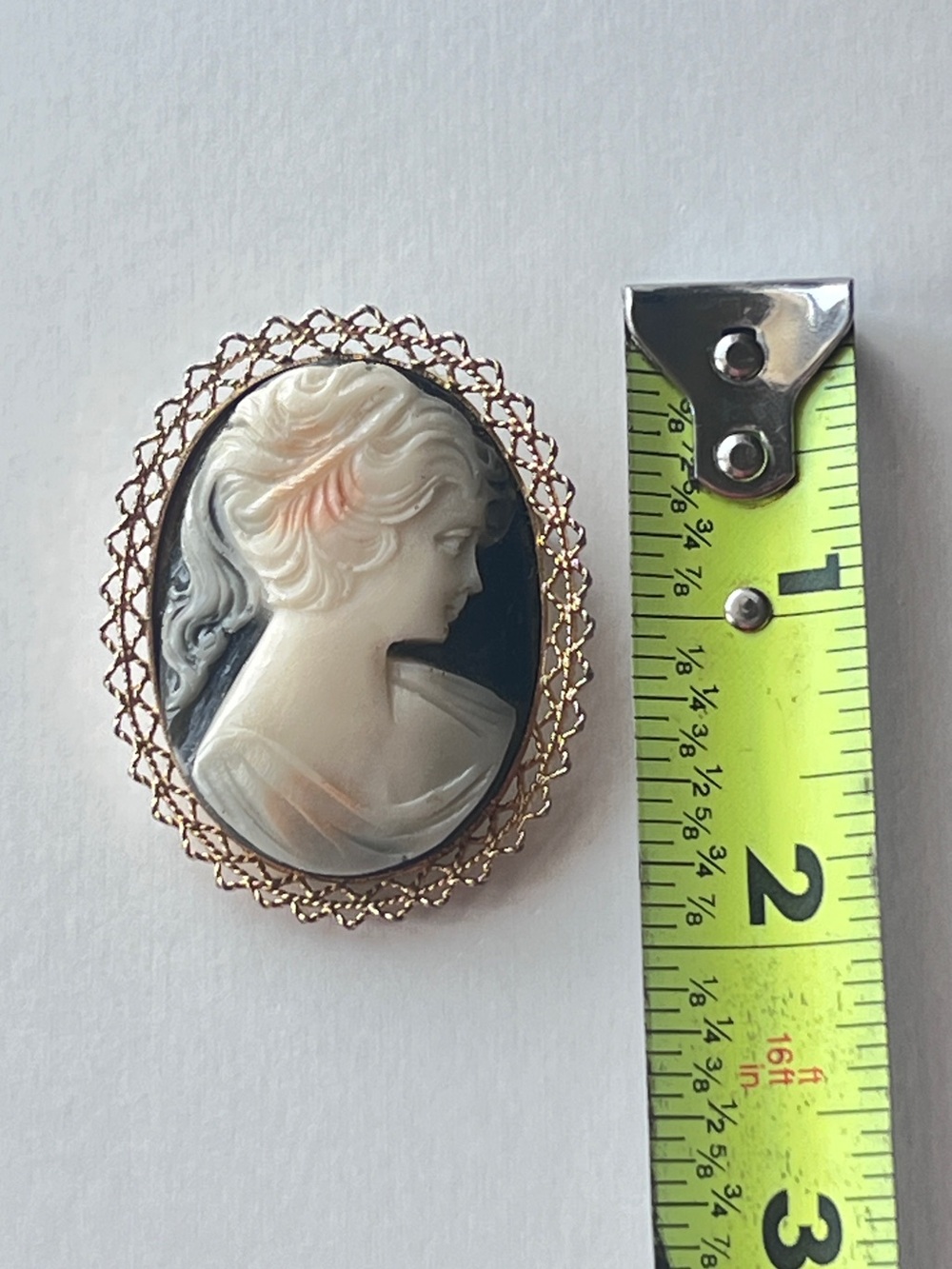 Vintage Cameo Left Facing Brooch and Pendant with Gold Tone Filigree Open Work - Picture 4 of 5